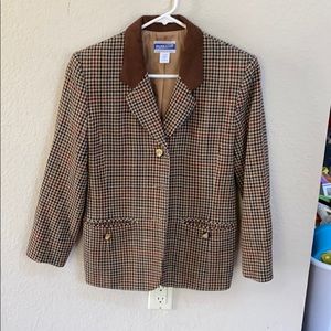 Vintage Pendleton blazer, size 6 petite, 100%wool.